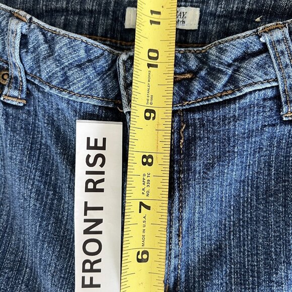 St. John's Bay Women's Cropped Jeans Size 12 Stretch Straight Leg Blue Mid Rise - Picture 8 of 9
